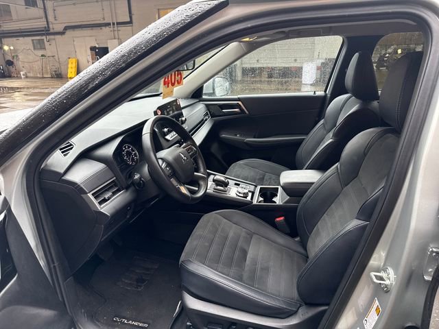 Used 2024 Mitsubishi Outlander SE image 48