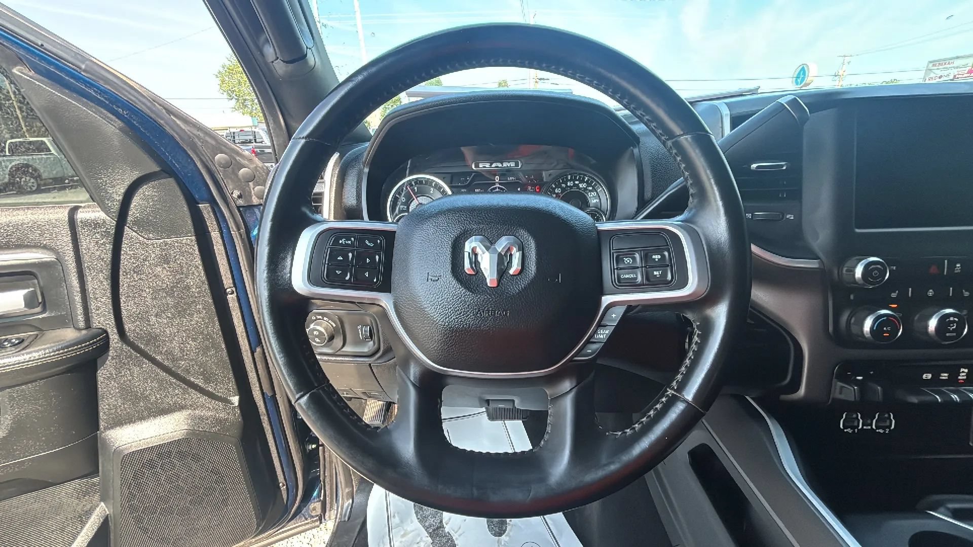 Used 2022 RAM 2500 Big Horn w/ Level B Equipment Group AWD/4WD image 23