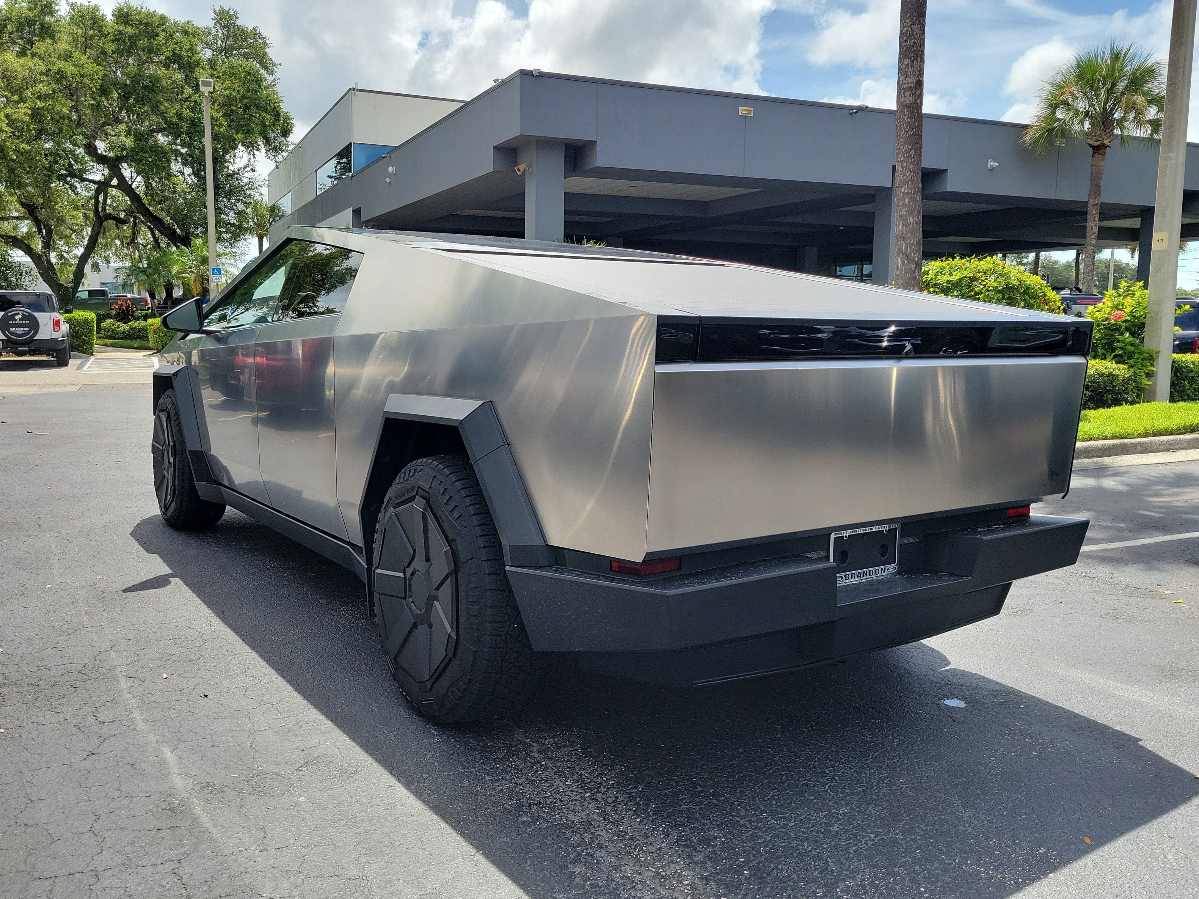 Used 2024 Tesla Cybertruck Cyberbeast AWD/4WD image 5