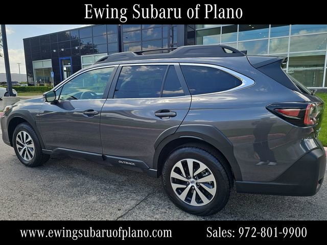 Used 2025 Subaru Outback Premium image 3
