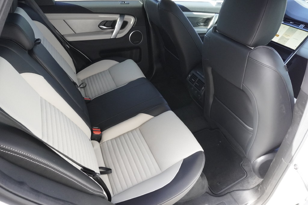 New 2026 Land Rover Discovery Sport Landmark AWD/4WD image 26