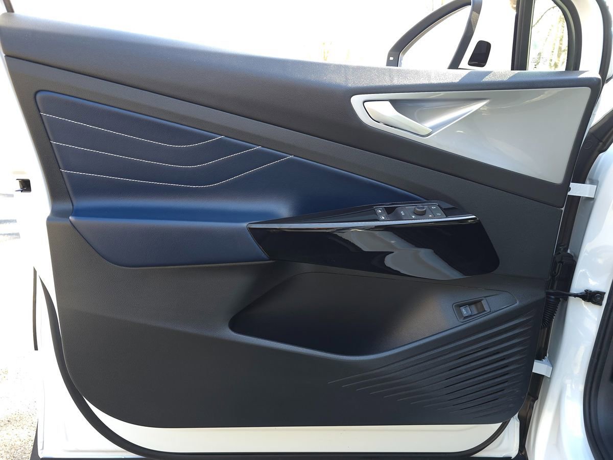 Used 2024 Volkswagen ID.4 S RWD image 25