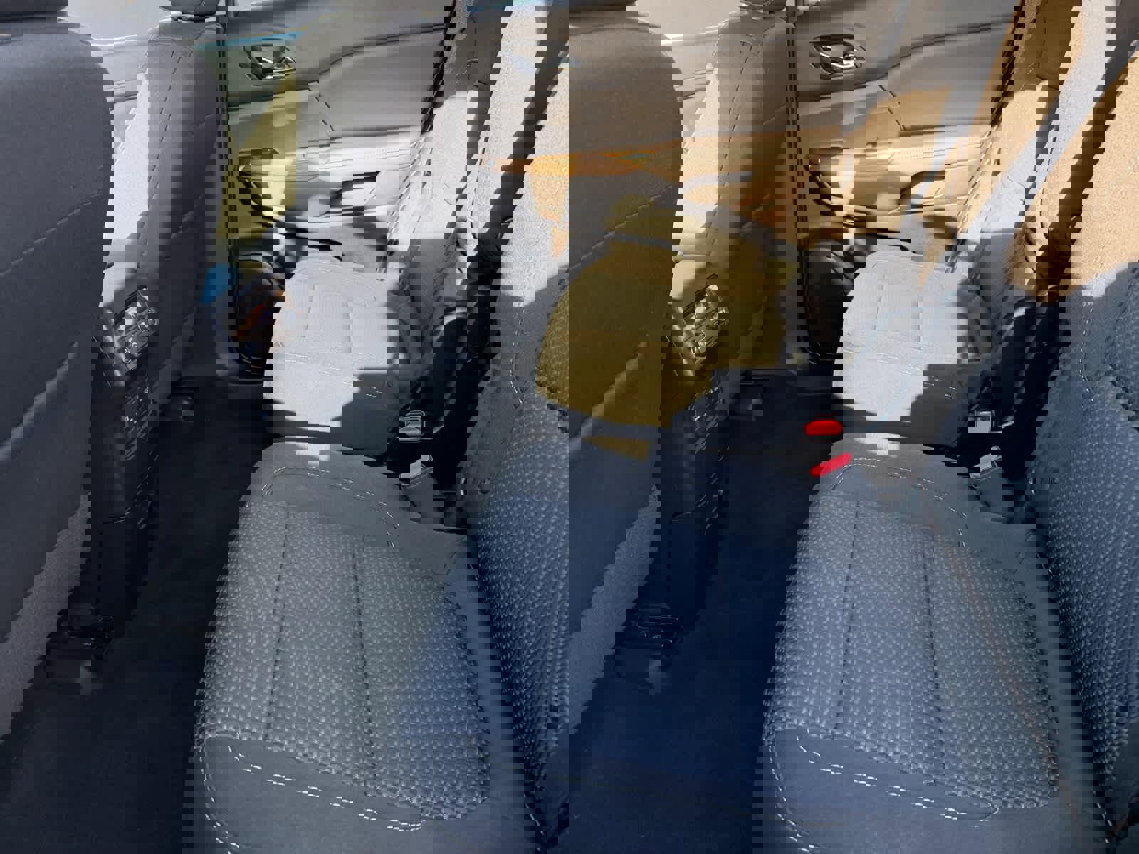 Used 2023 GMC Acadia SLE w/ Driver Convenience Package image 20