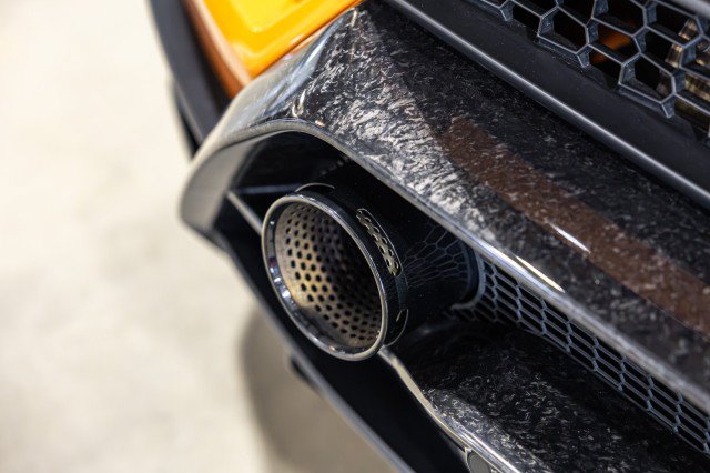 Used 2018 Lamborghini Huracan Performante AWD/4WD image 28