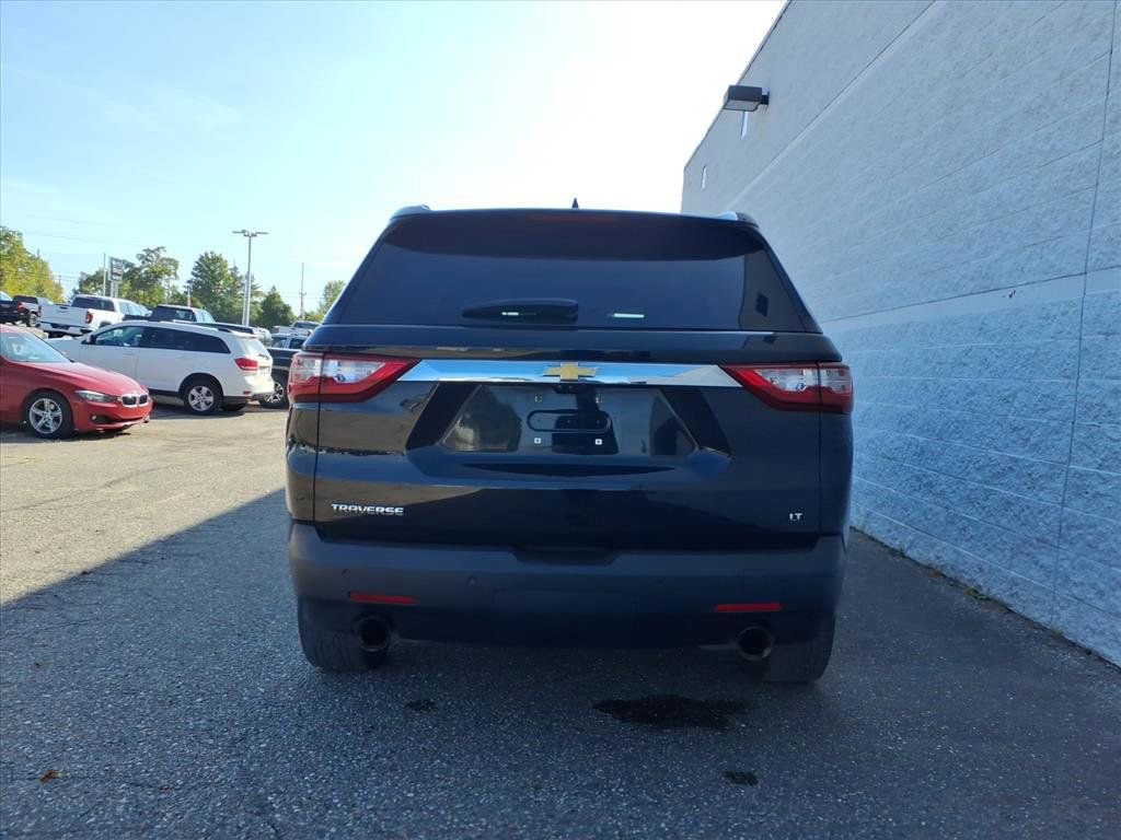 Used 2021 Chevrolet Traverse LT w/ LT Premium Package image 7