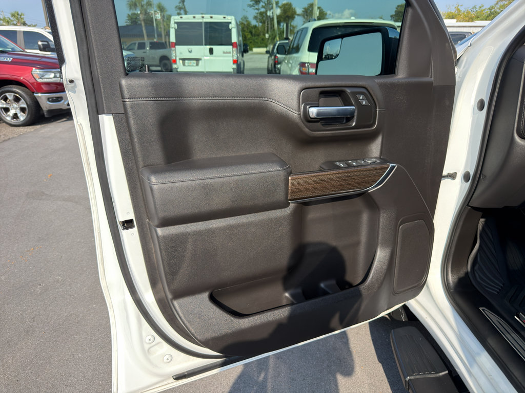 Used 2022 Chevrolet Silverado 1500 LT AWD/4WD image 9