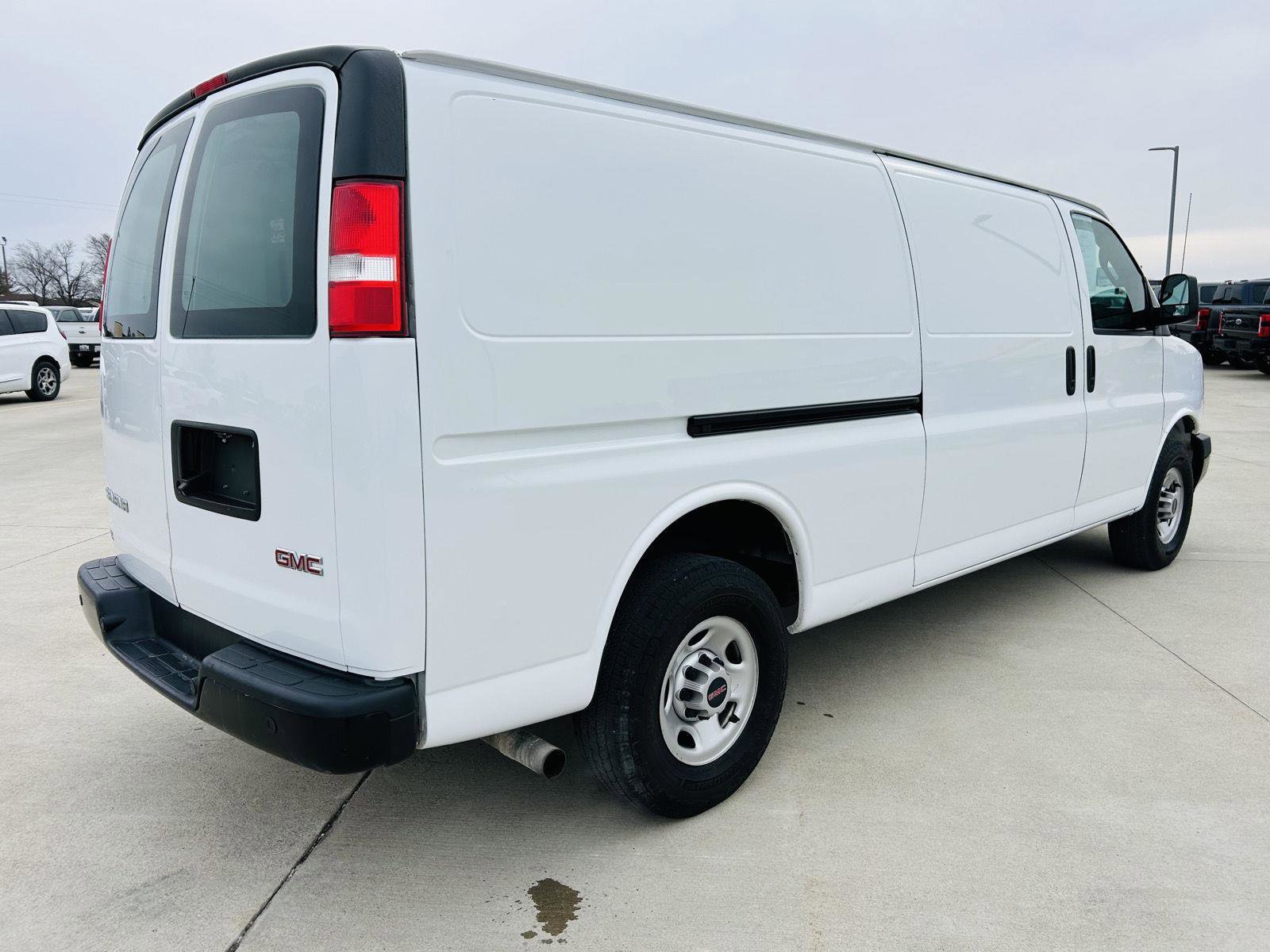 Used 2020 GMC Savana 2500 Extended w/ Driver Convenience Package image 25