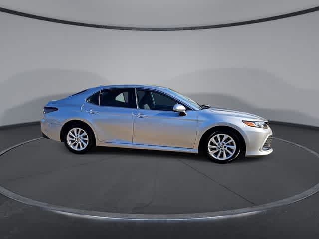 Used 2022 Toyota Camry LE FWD image 9