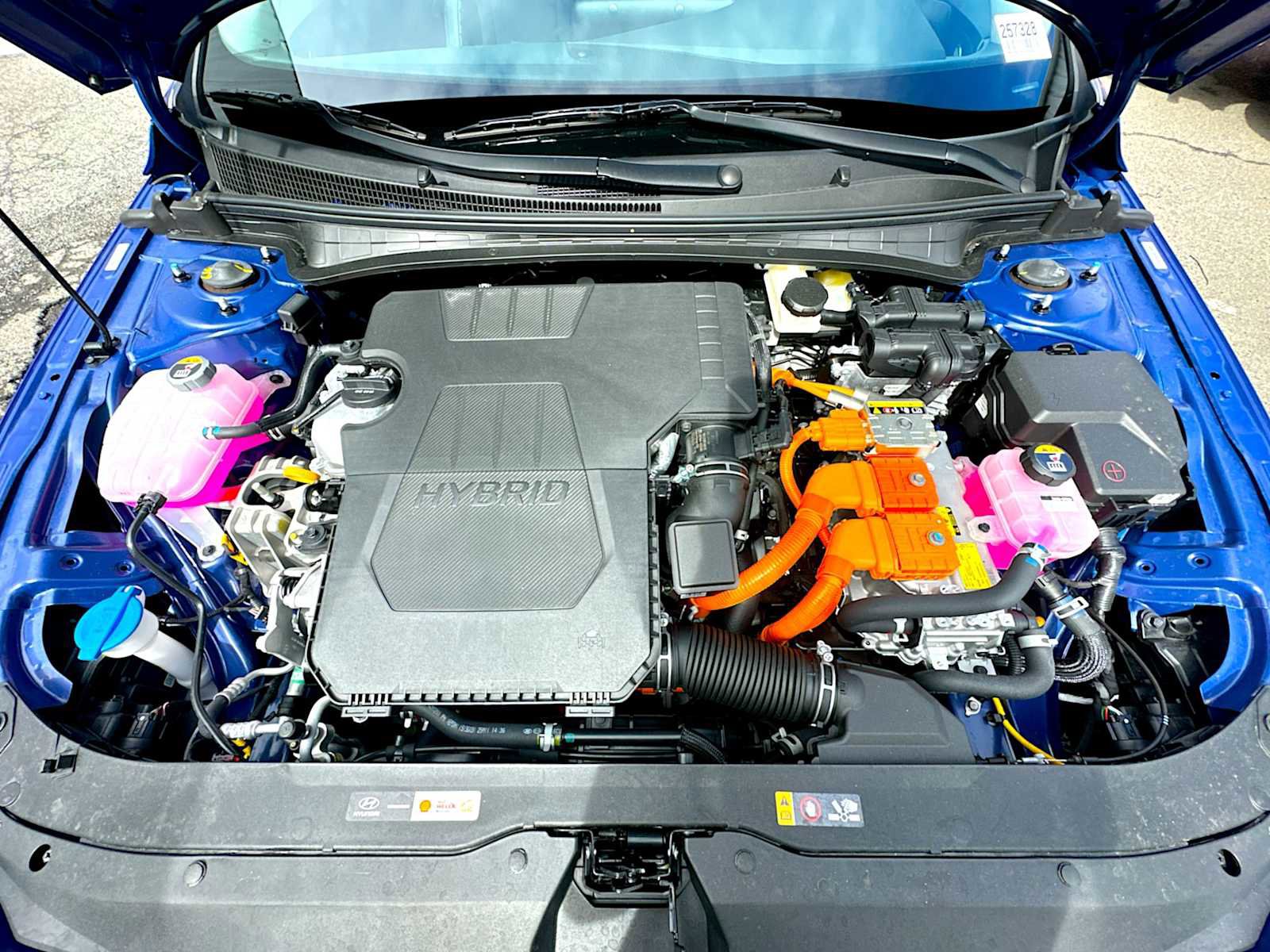 New 2025 Hyundai Elantra Limited FWD image 18
