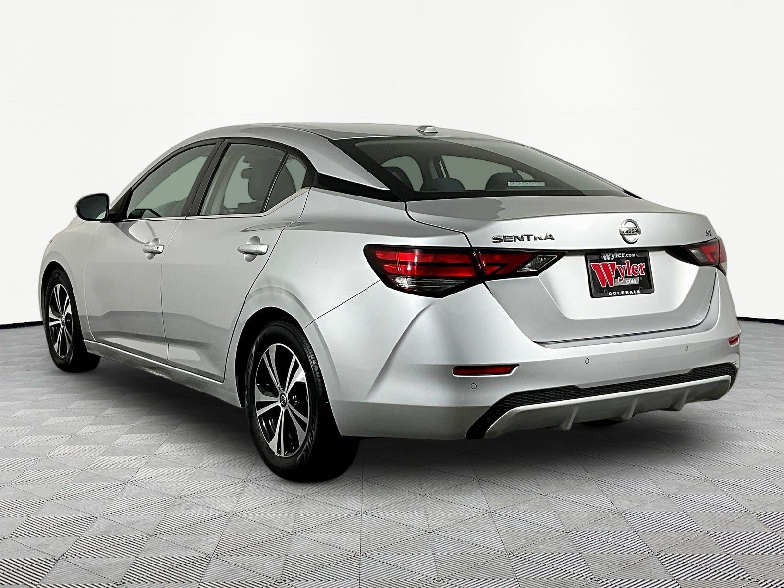 Used 2021 Nissan Sentra SV FWD image 4