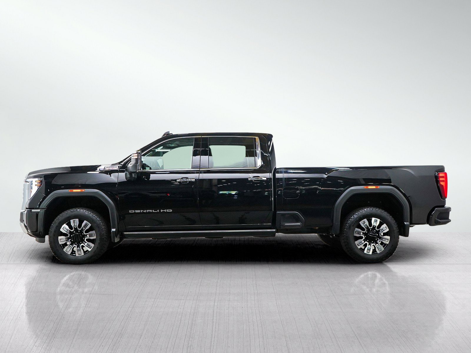 Used 2025 GMC Sierra 2500 Denali w/ Denali Reserve Package AWD/4WD image 3