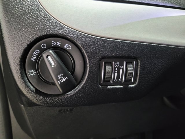 Used 2018 Dodge Grand Caravan GT image 38