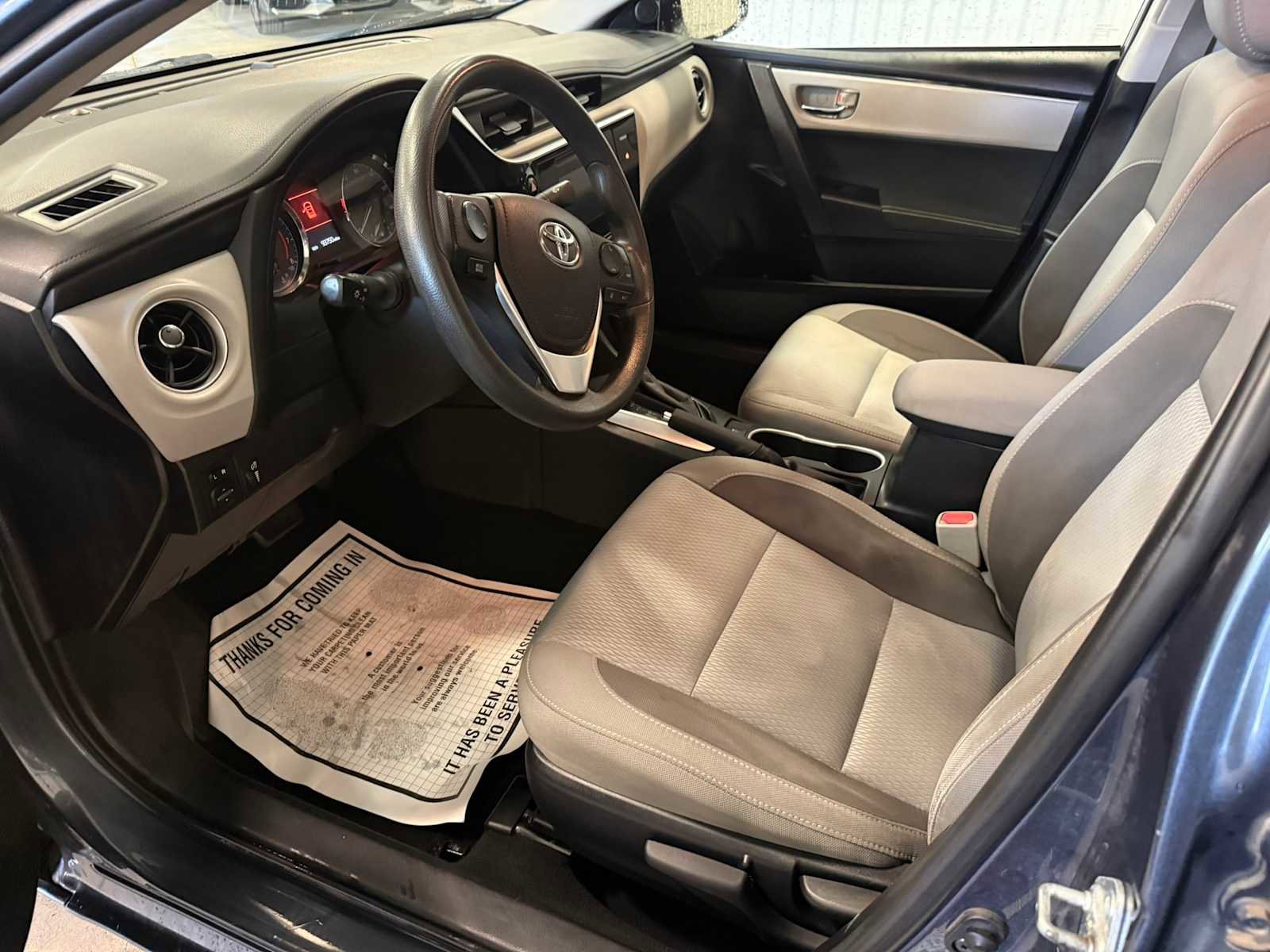 Used 2017 Toyota Corolla LE FWD image 19