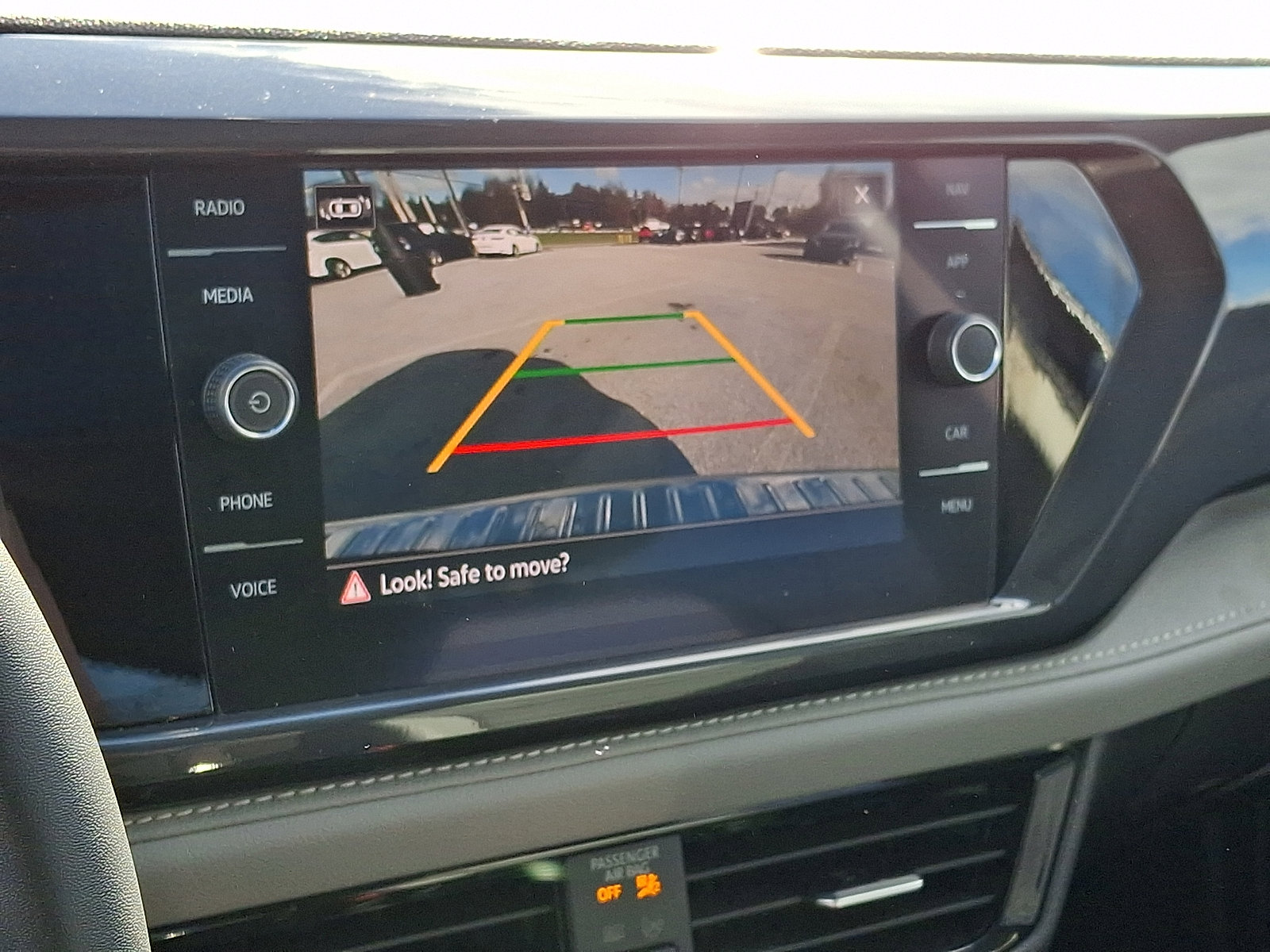 Used 2022 Volkswagen Taos SEL image 19