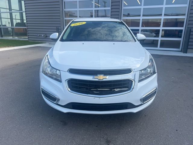 Used 2016 Chevrolet Cruze LT image 2