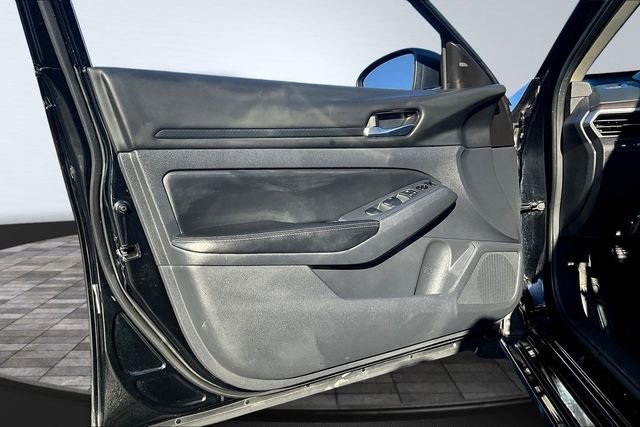 Used 2025 Nissan Altima 2.5 SV image 19