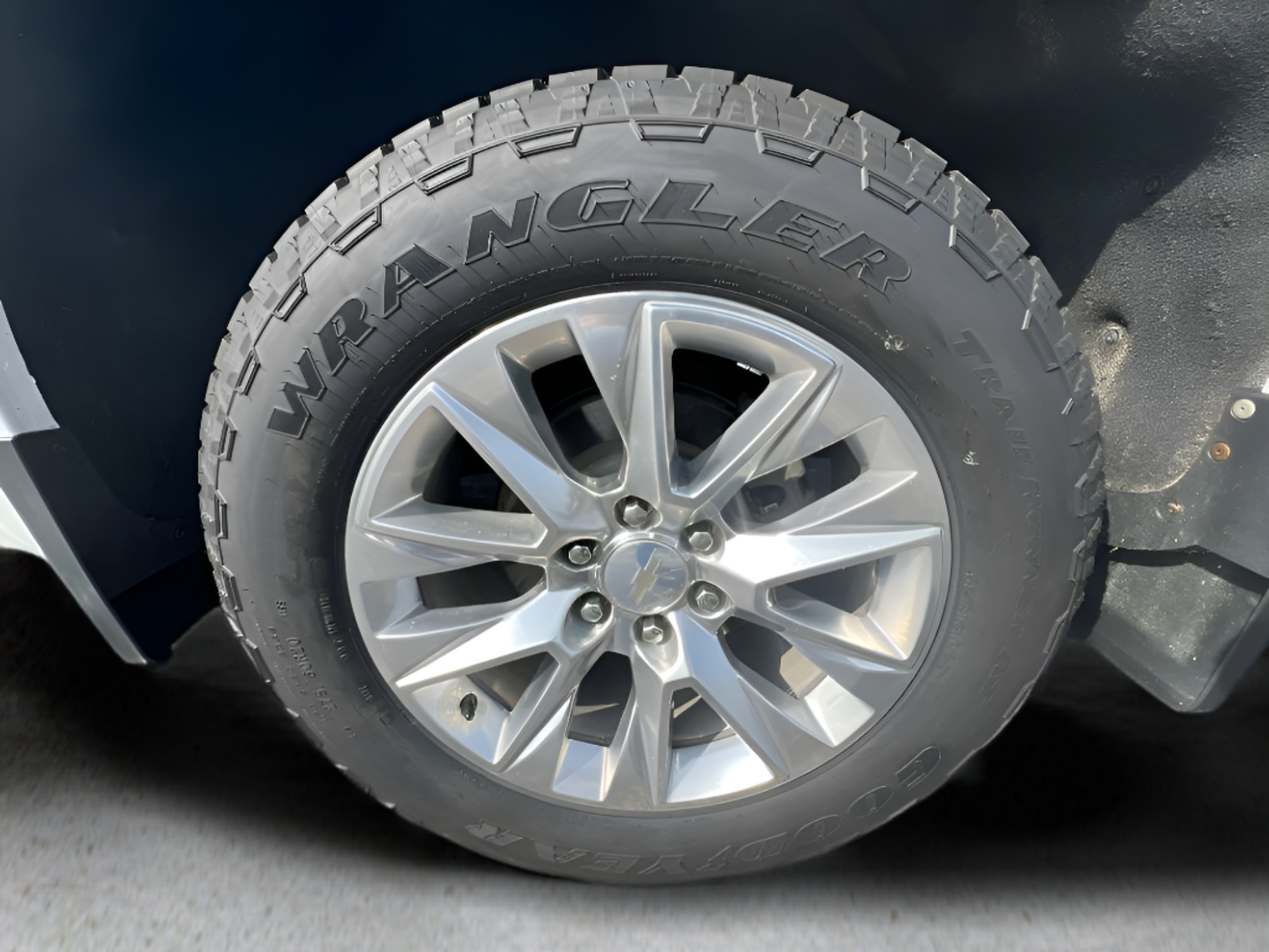 Certified 2022 Chevrolet Silverado 1500 LTZ AWD/4WD image 33