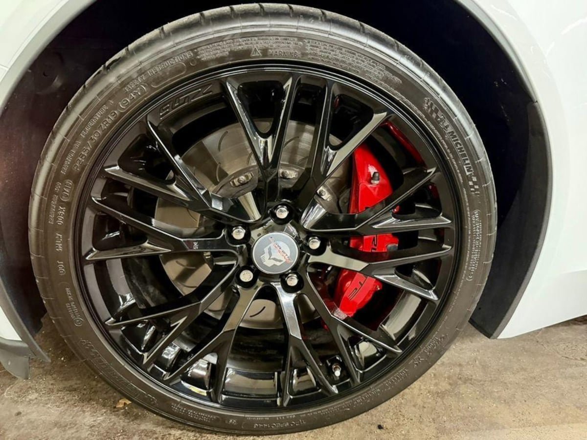 Used 2016 Chevrolet Corvette Z06 w/ 2LZ Preferred Equipment Group RWD image 22