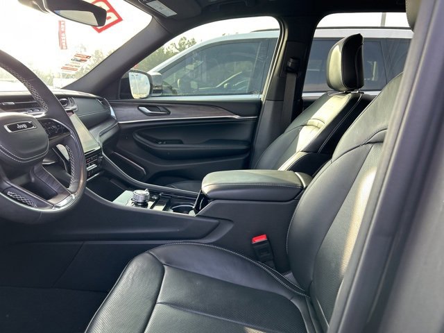 Used 2024 Jeep Grand Cherokee Overland image 34
