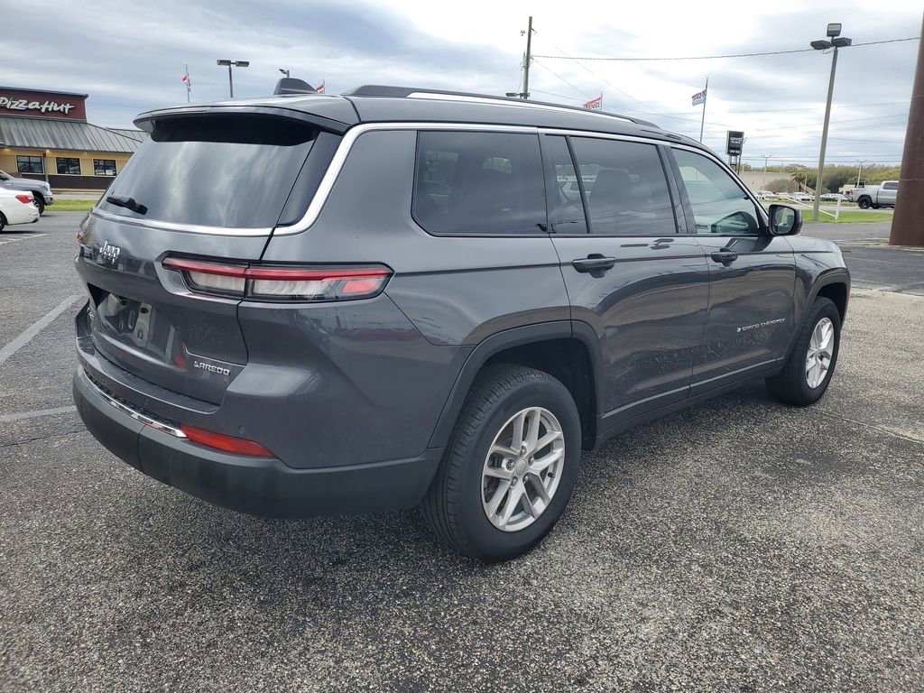 Used 2023 Jeep Grand Cherokee L Laredo image 4