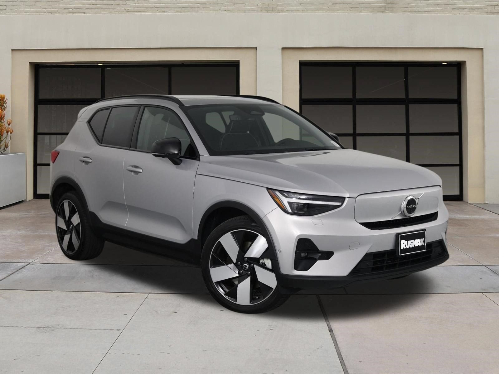 Used 2023 Volvo XC40 Recharge Ultimate AWD/4WD image 32