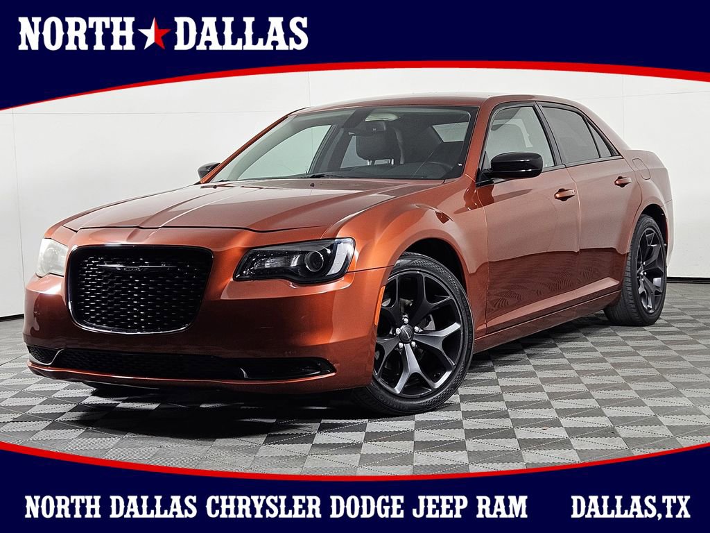 Used 2020 Chrysler 300 Touring w/ Sport Appearance Package RWD image 1