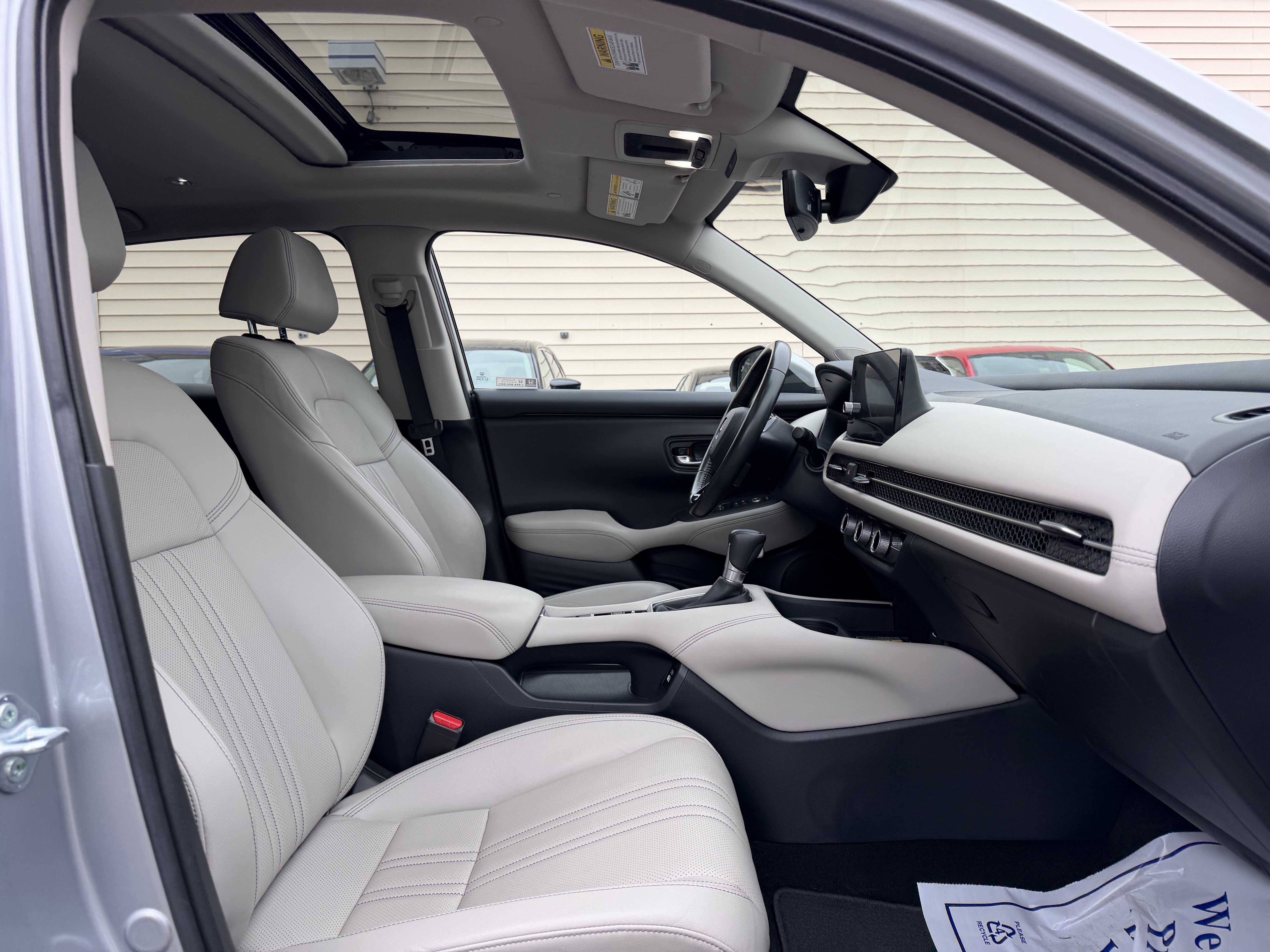 Used 2023 Honda HR-V EX-L image 15