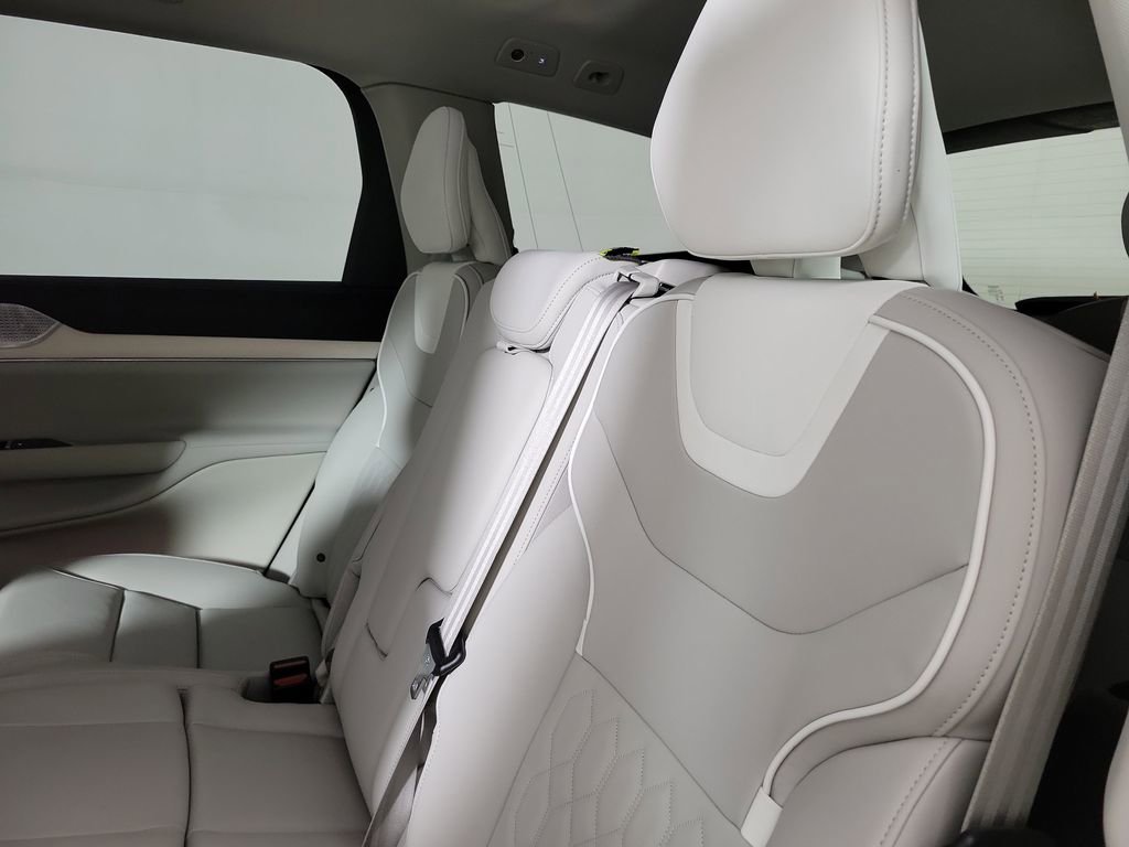 Certified 2025 Volvo EX90 Ultra AWD/4WD image 11