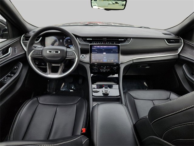 Used 2024 Jeep Grand Cherokee L Limited w/ Luxury Tech Group II image 28
