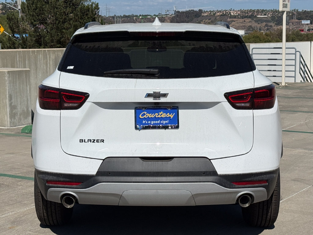 New 2026 Chevrolet Blazer LT w/ Midnight/Sport Edition FWD image 7