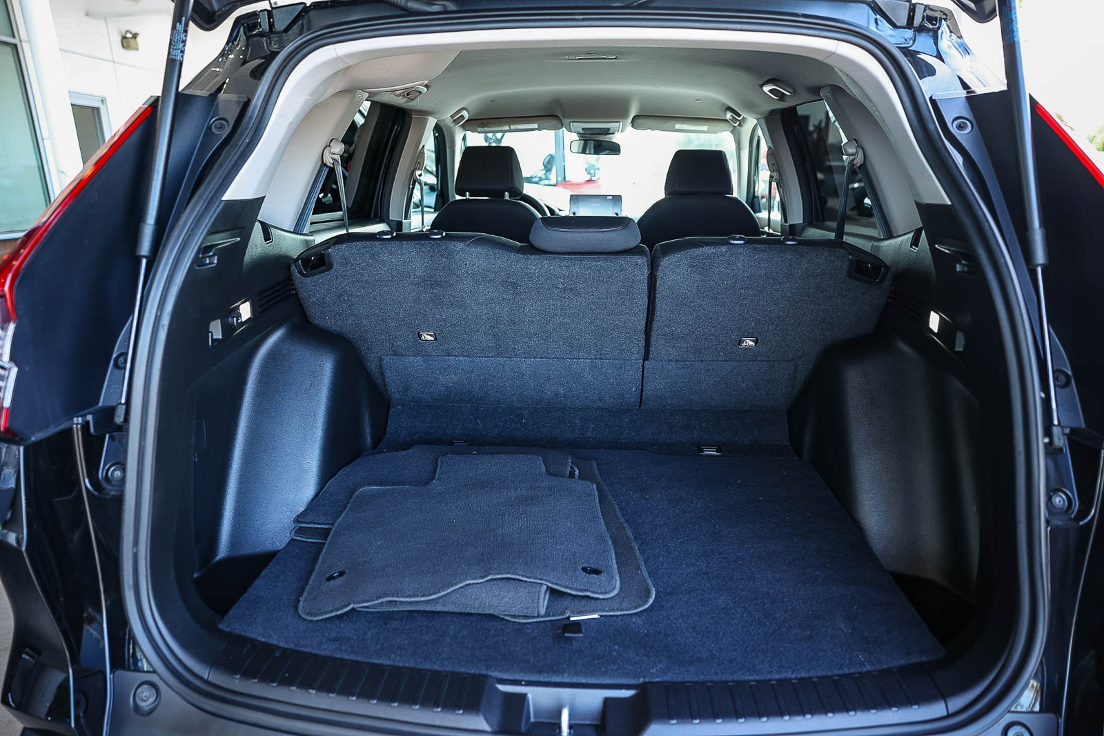 Used 2025 Honda CR-V LX image 30