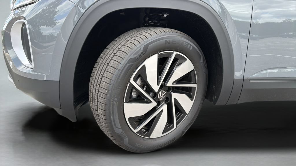 New 2026 Volkswagen Atlas SE FWD image 33