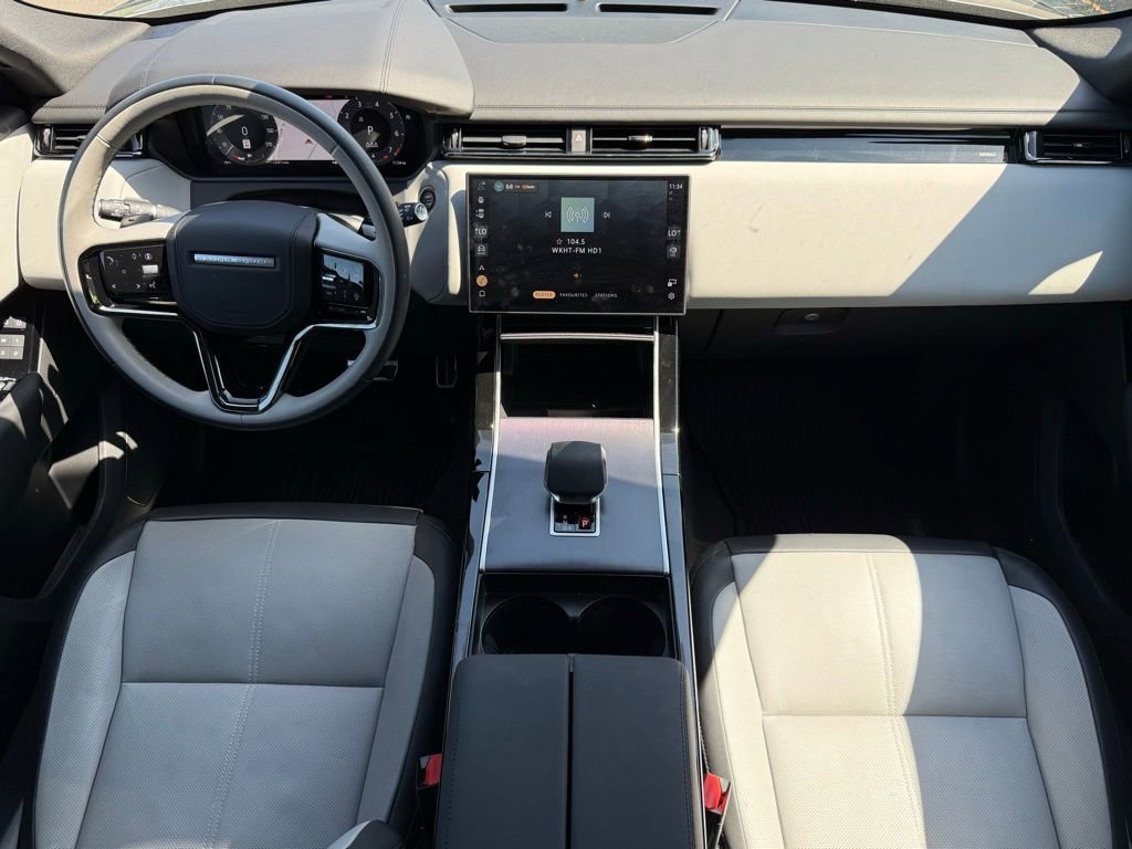 Certified 2026 Land Rover Range Rover Velar Dynamic SE AWD/4WD image 17