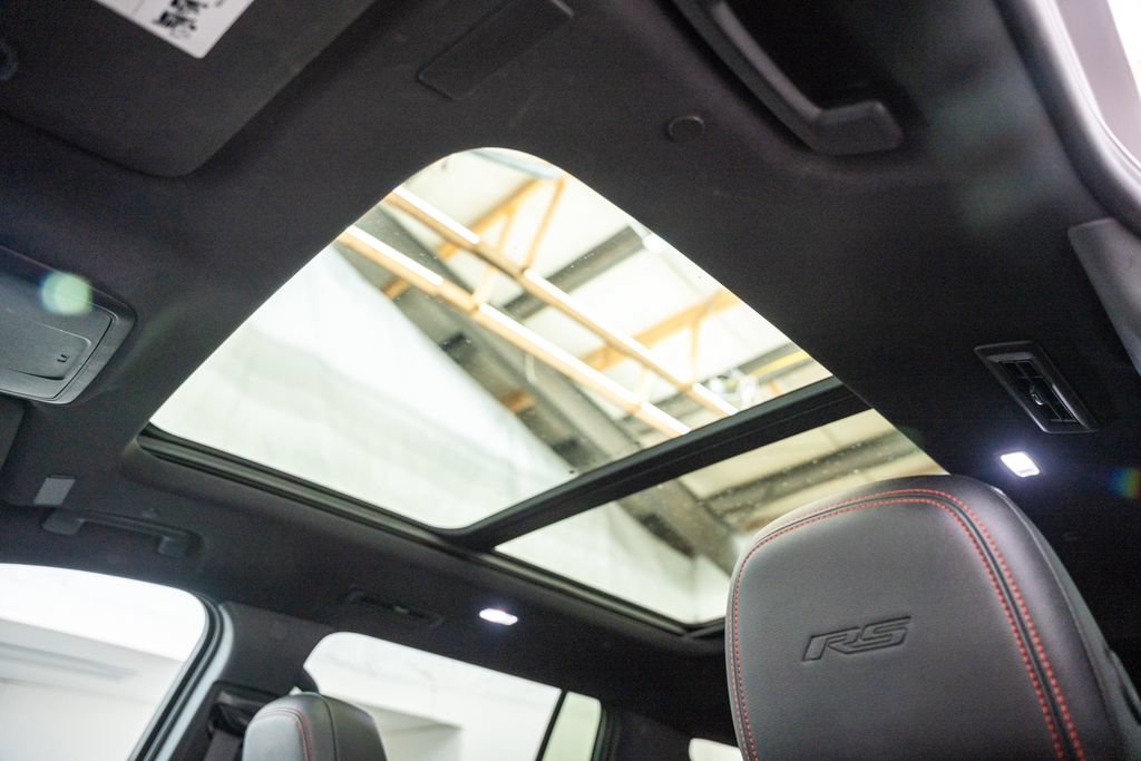 Used 2024 Chevrolet Traverse RS FWD image 51
