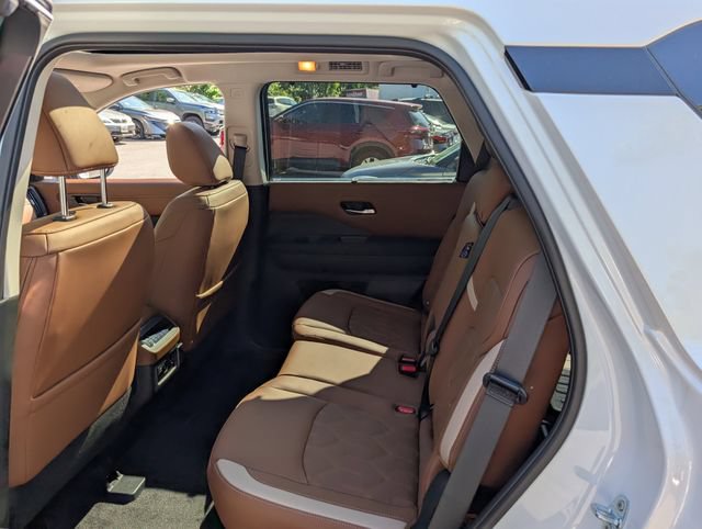 New 2026 Nissan Pathfinder Platinum w/ Cargo Package AWD/4WD image 14