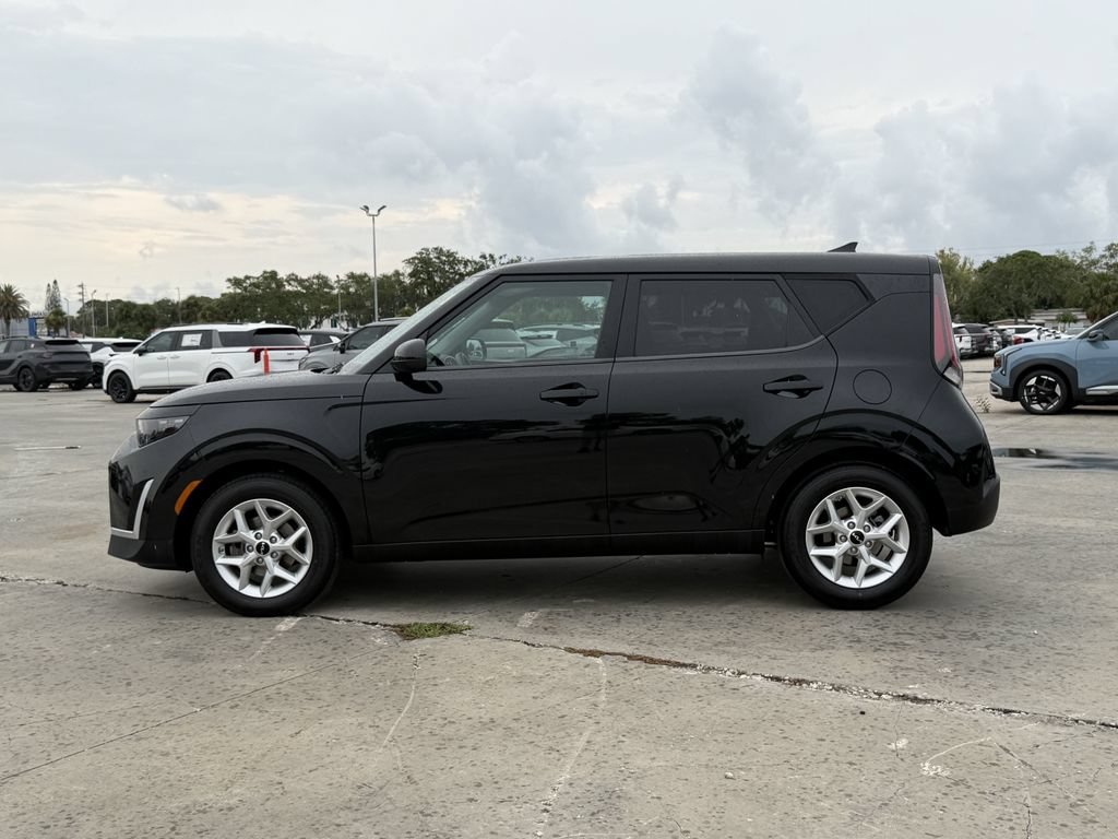 Certified 2024 Kia Soul S FWD image 7
