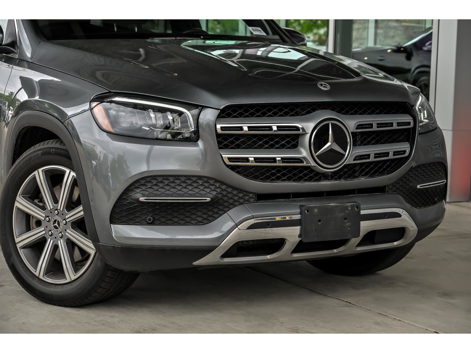 Used 2022 Mercedes-Benz GLS 450 4MATIC image 2