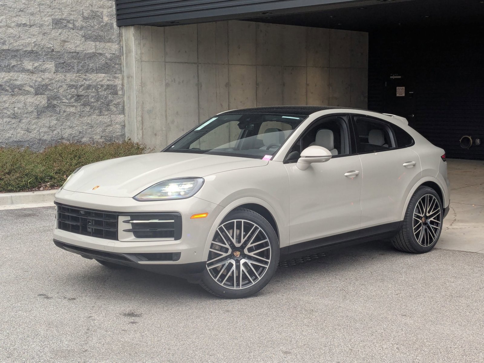 New 2026 Porsche Cayenne S image 1