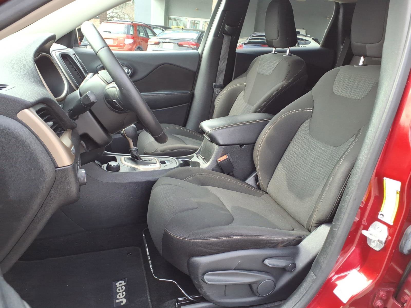 Used 2015 Jeep Cherokee Latitude image 8