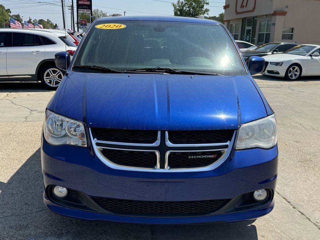 Used 2020 Dodge Grand Caravan SXT image 2