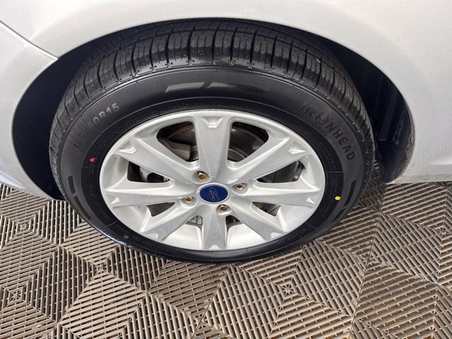 Used 2013 Ford Fiesta SE FWD image 29