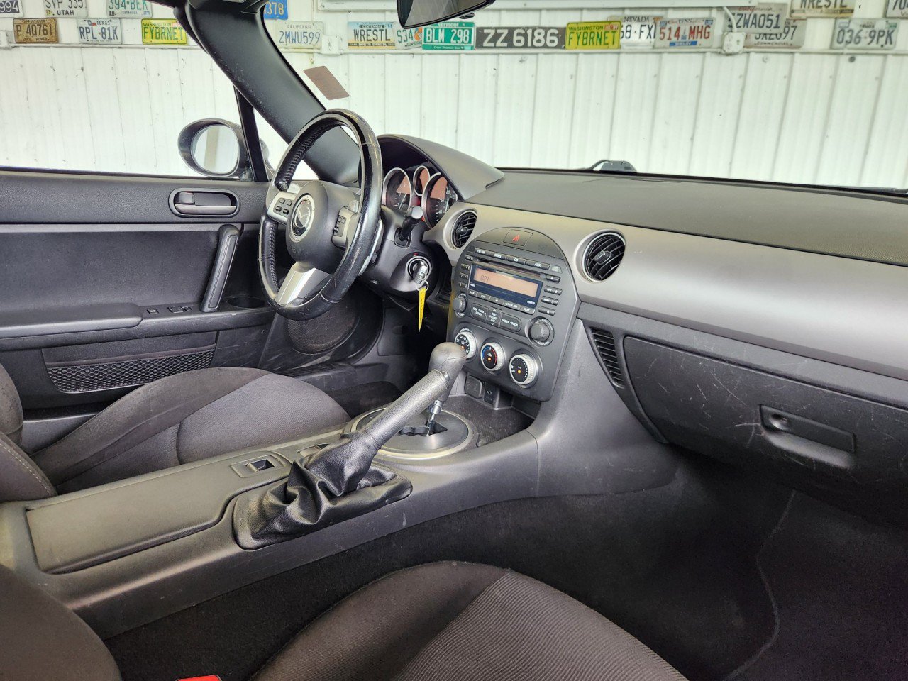 Used 2012 MAZDA MX-5 Miata Sport RWD image 2