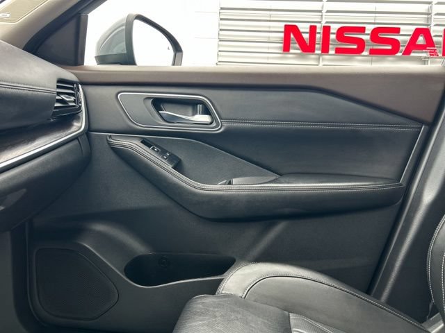 Used 2021 Nissan Rogue Platinum AWD/4WD image 44