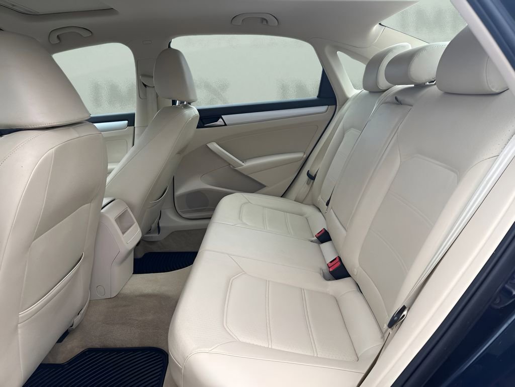 Used 2012 Volkswagen Passat 2.5 SE FWD image 12