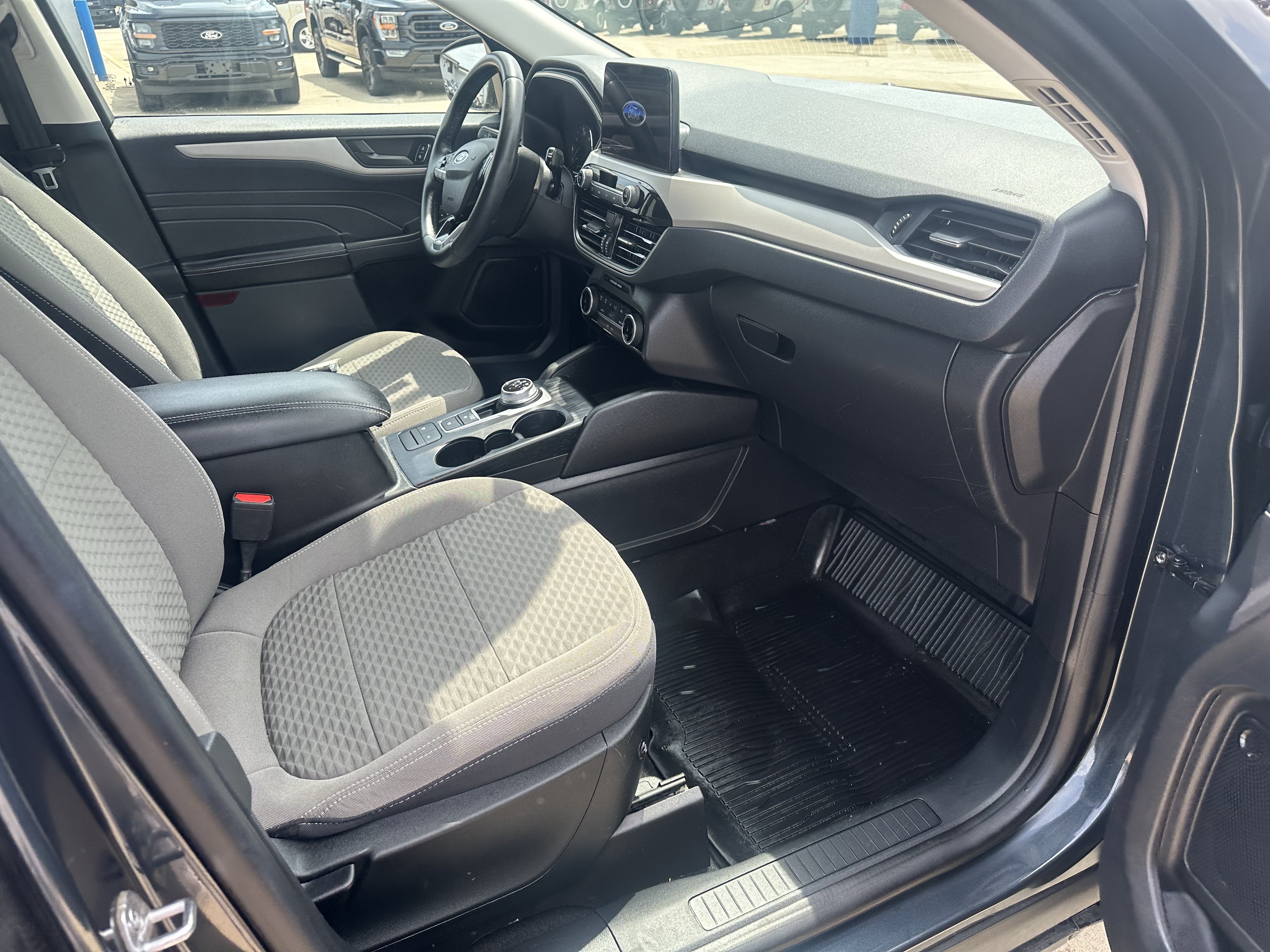 Used 2022 Ford Escape SE w/ Convenience Package FWD image 12