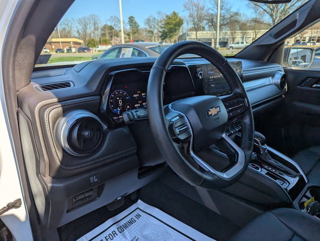 Used 2024 Chevrolet Colorado LT w/ LT Convenience Package III image 12