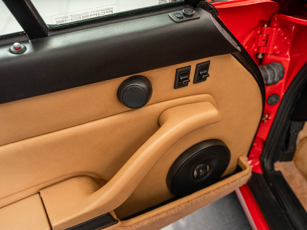 Used 1995 Porsche 911 Carrera RWD image 37