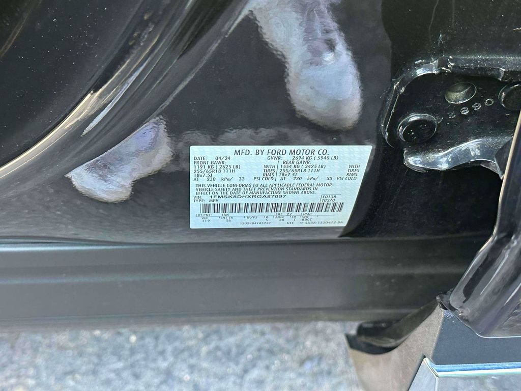 Used 2024 Ford Explorer XLT w/ Equipment Group 202A AWD/4WD image 19