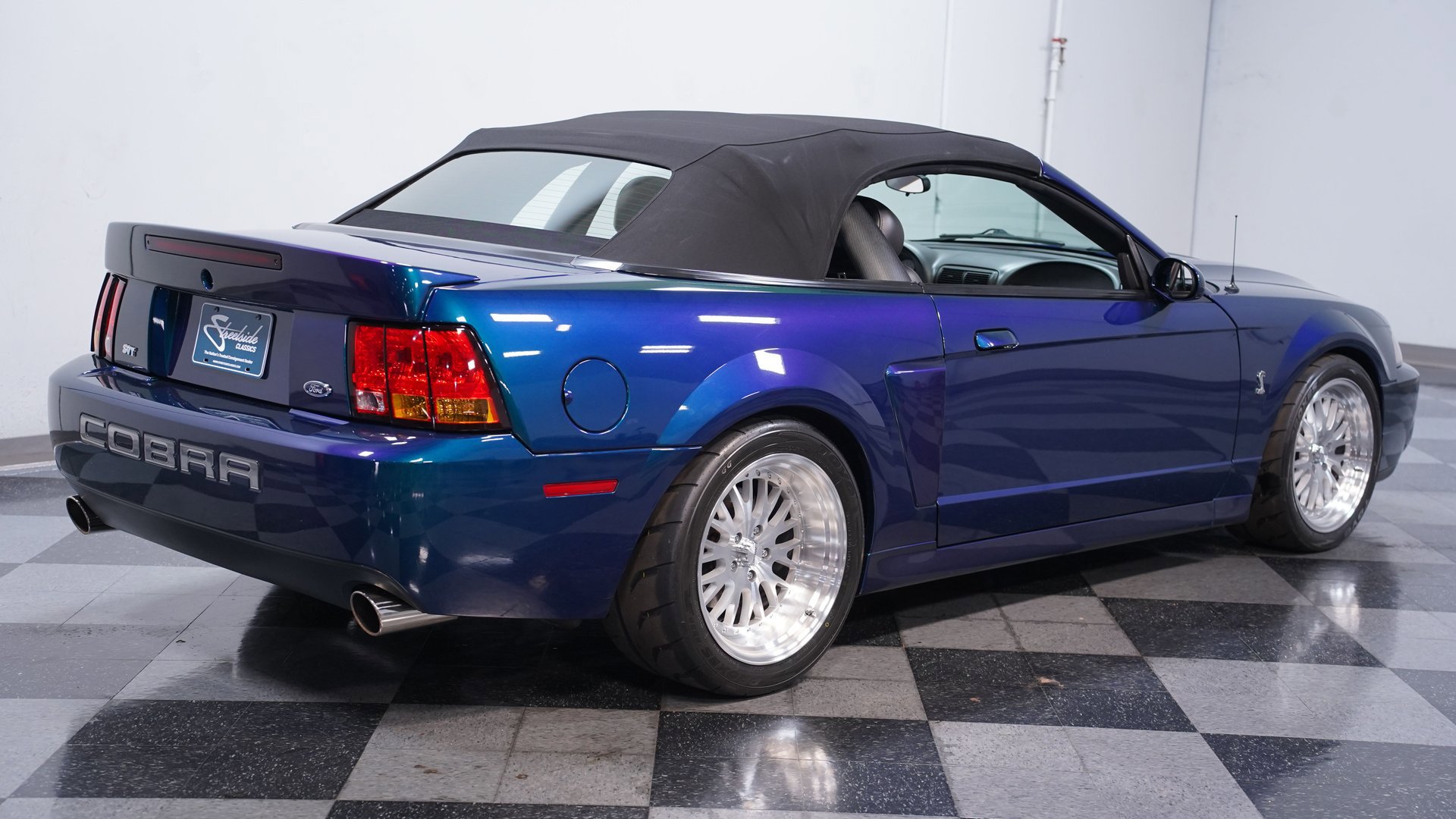 Used 2004 Ford Mustang Cobra RWD image 11