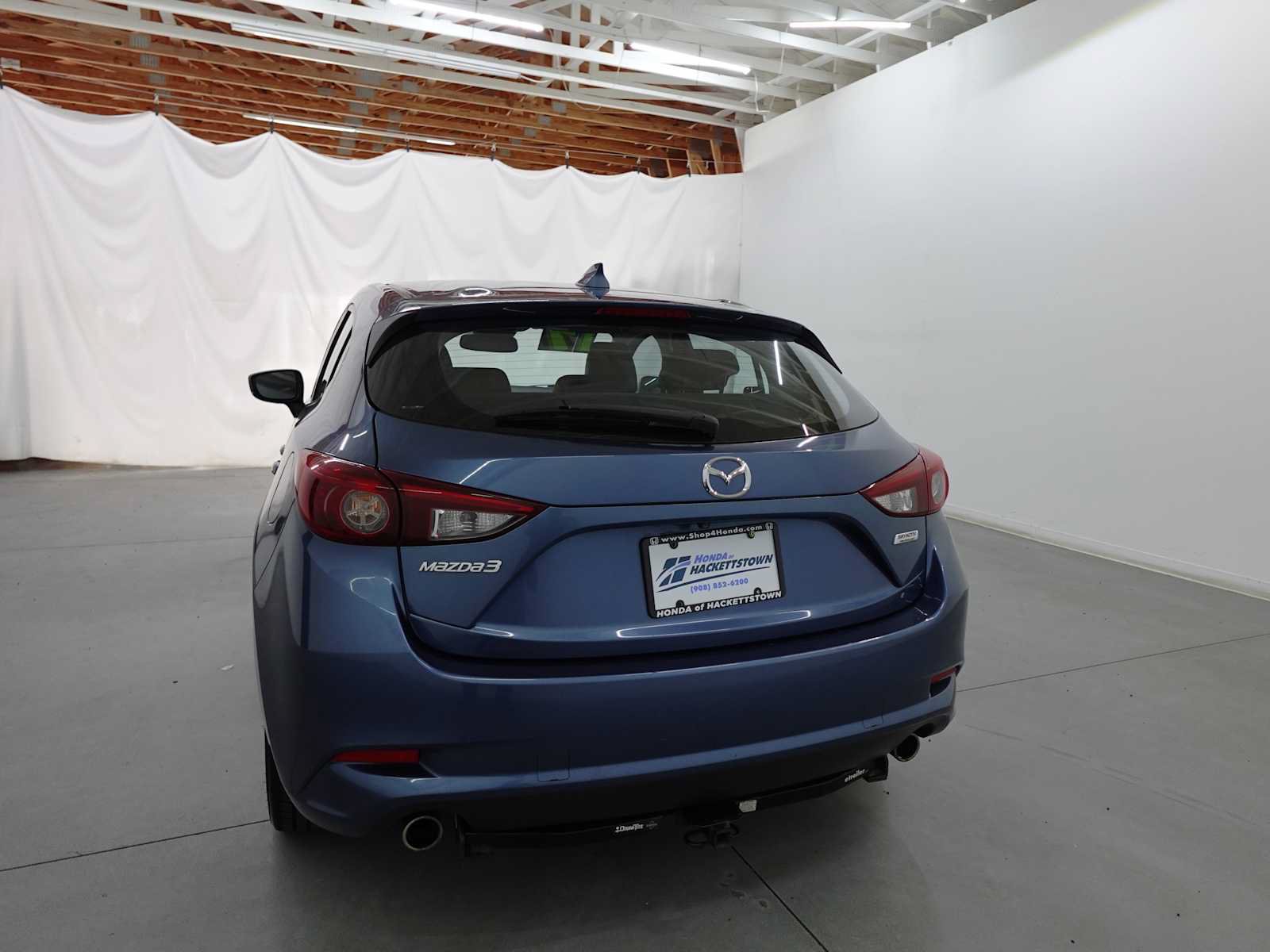 Used 2017 MAZDA MAZDA3 Grand Touring w/ Premium Equipment Package FWD image 7